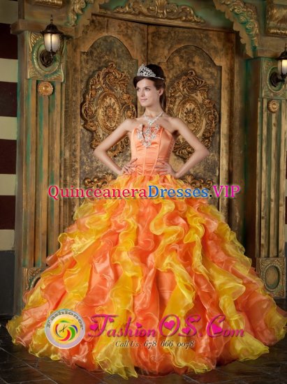 Big Sky Montana/MT Exclusive Orange Strapless Quinceanera Dress For Appliques Decorate Organza Ruffles Ball Gown - Click Image to Close