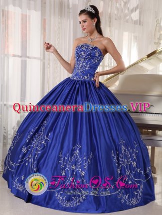 Papillion Nebraska/NE Stylish Satin With Embroidery Blue Quinceanera Dress For Strapless Ball Gown