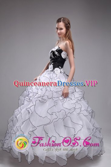 Pohjankuru Finland Custom Made Sweetheart Applqiues and Ruffles For The Super Hot White And Black Sweet 16 Dresses - Click Image to Close