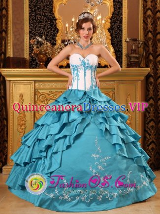 Boyertown Pennsylvania/PA Teal Popular Quinceanera Dress Sweetheart Ruffles And Embroidery Decorate Bodice Layered Ruffles Taffeta Ball Gown