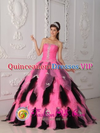 Gallup New mexico /NM Ruched Bodice Beautiful Pink and Black Princess Quinceanera Dress