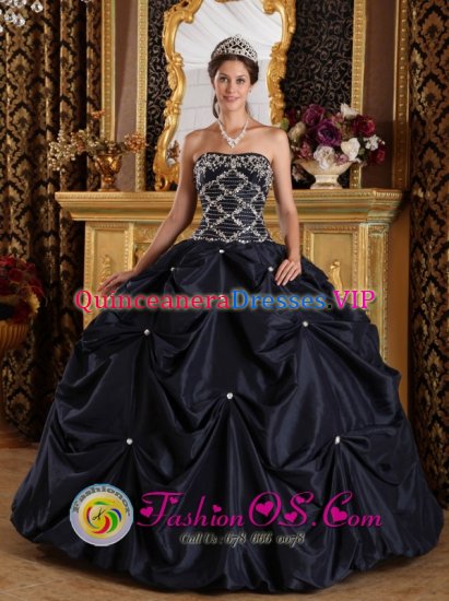 Stylish Black Beaded Decorate Bodice Strapless Edgartown Massachusetts/MA Quinceanera Gown With Pick-ups For Celebrity - Click Image to Close