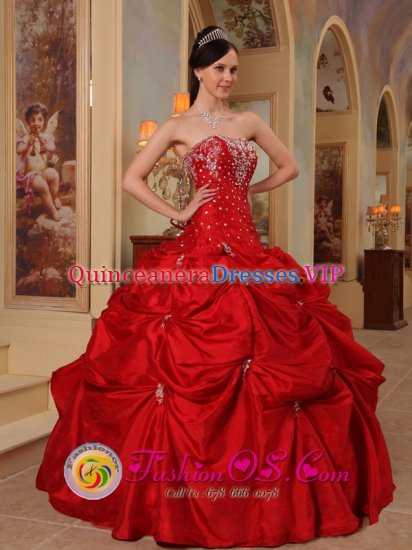 Affordable Red Beading and Embroidery Decorate Bodice Sunapee New hampshire/NH Quinceanera Dress Strapless Taffeta Ball Gown - Click Image to Close