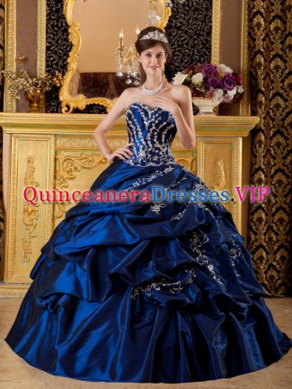 Waukee Iowa/IA Appliques Decorate Modest Navy Blue Sweetheart Quinceanera Dress For Taffeta and Ball Gown
