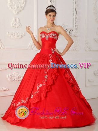 Poynton Cheshire Exquisite Red Sweet 16 Dress Sweetheart With Embroidery and Beading A-Line / Princess