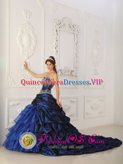 Perfect Royal Blue Appliques Chapel Train Quinceanera Dress For Neumarkt Sweetheart Taffeta and Organza Ball Gown - Click Image to Close