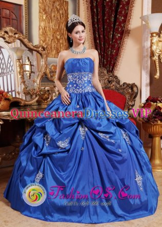 Lehi Utah/UT Royal Blue Appliques Decorate Waist For Elegant Quinceaner Dress With Pick-ups