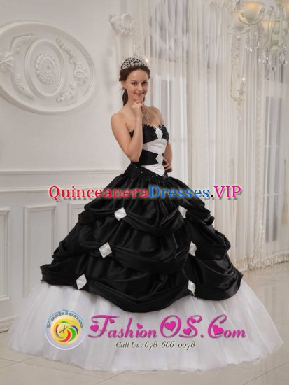 Port Washington Wisconsin/WI Customize Black and White Pick-ups Quinceanera Dresses With Beading Taffeta and Tulle gown - Click Image to Close