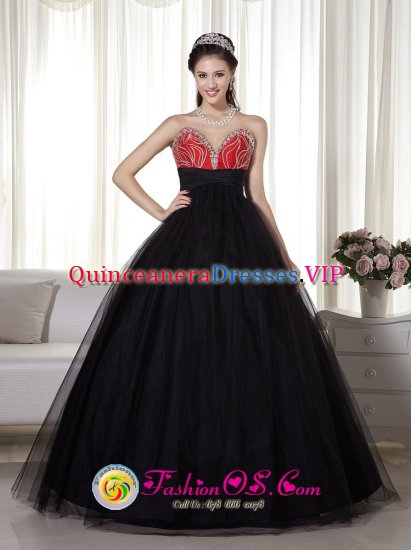 Abbeville Louisiana/LA Fashionable Tull Black and Red Princess Beaded Sweetheart Quinceanera Dress - Click Image to Close