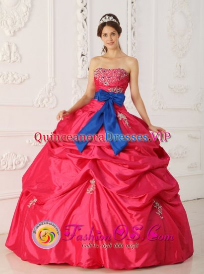 Ravenglass Cumbria Coral Red Strapless For Quinceanera Dress With Beading Appliques and blue Bowknot - Click Image to Close