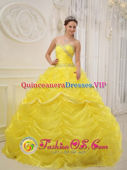 Poteau Oklahoma/OK Gorgeous Sweetheart Ruched Bodice Beaded Decorate Waist For Quinceanera Dress With Pick-ups - Click Image to Close