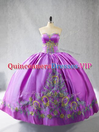 Sleeveless Satin Lace Up Quinceanera Dresses in Lilac with Embroidery