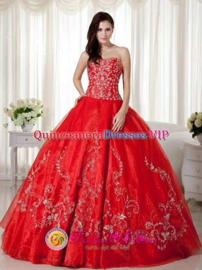 Remarkable Red Sweetheart Neckline Beaded and Embroidery Decorate For South Lyon Michigan/MI Quinceanera Dress - Click Image to Close