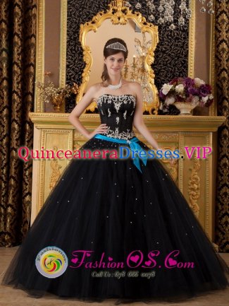 Muscle Shoals Alabama/AL Black and Aqua Strapless Elegant Quinceanera Dress With Appliques Decorate and Bow Band with Tulle Skirt
