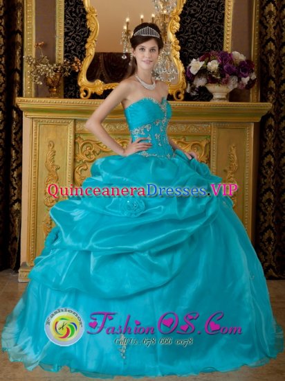 Haro Spain Appliques Decorate Sweetheart Bodice Teal Quinceanera Dress For Hand Made Flower and Pick-ups - Click Image to Close