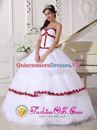 Appliques Decorate Bodice Best White and Wine Red Organza Quinceanera Dresses In Cape Coral FL - Click Image to Close