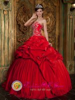 Moulins France Beading and Appliques Yet Pick-ups Decorate Bodice Wonderful Red Quinceanera Dress Sweetheart Taffeta Ball Gown