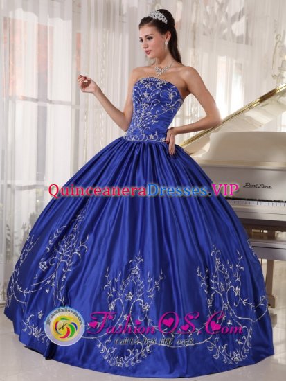 Athens Tennessee/TN Stylish Satin With Embroidery Blue Quinceanera Dress For Strapless Ball Gown - Click Image to Close