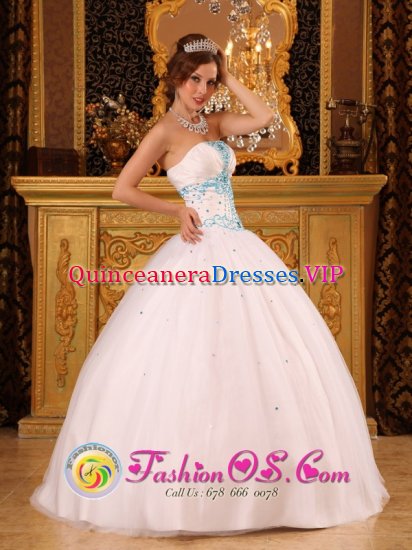 Stockton Heath Cheshire Beautiful Beading White Quinceanera Dress For Custom Made Strapless Satin and Organza Ball Gown - Click Image to Close