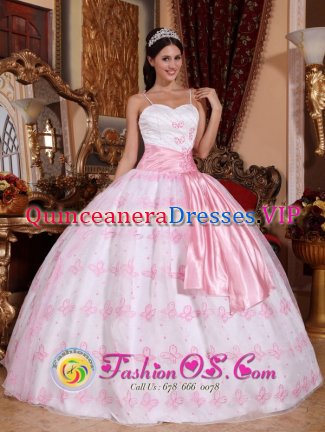 Yaxley East Anglia Embroidery Decorate Bodice Pretty Light Pink Stylish Quinceanera Dress For Spaghetti Straps Organza Ball Gown