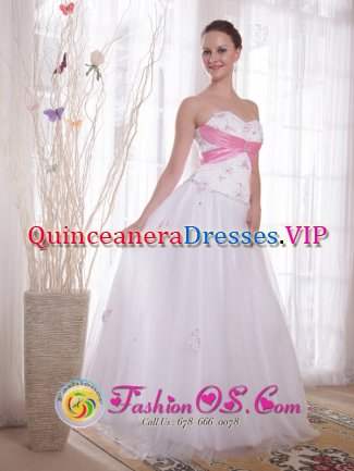 Kapaa Hawaii/HI White A-Line / Princess Sweetheart Floor-length Tulle and Taffeta Quinceanera Dama Dress with Beading and Rhinestones