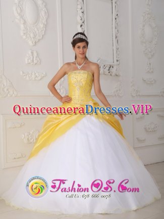 Filderstadt Germany Yellow and White Quinceanera Dress With beading Bodice Taffeta