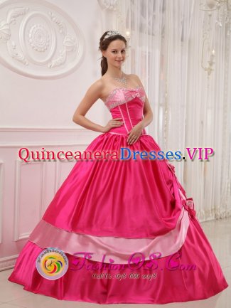 Quincy Illinois/IL Stylish A-line Coral Red Bows Sweet 16 Dress Sweetheart Satin Appliques with glistening Beading