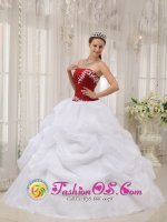 Boothbay Harbor Maine/ME White and Wine Red Appliques Stylish Quinceanera Dress With Strapless Pick-ups