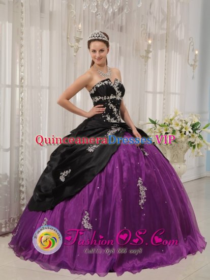 Port Aransas TX Modest white Appliques Decorate Black and Purple Quinceanera Dress - Click Image to Close