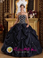 Heanor Derbyshire Stylish Black Beaded Decorate Bodice Strapless Quinceanera Gown With Pick-ups For Celebrity