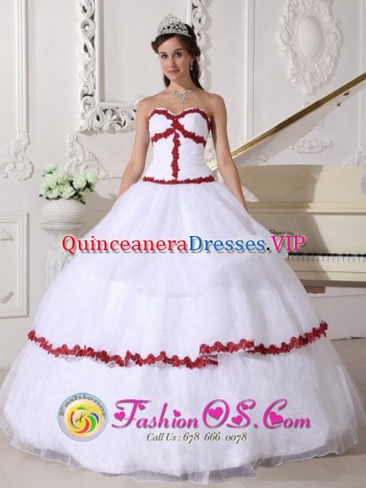 Dumas TX Appliques Decorate Bodice Best White and Wine Red Organza Quinceanera Dresses - Click Image to Close