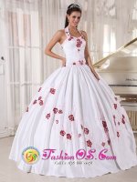 Chugiak Alaska/AK Fashionable Taffeta Embroidery White Quinceanera Dress Halter Top floor length Ball Gown