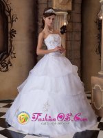 Long Beach Mississippi/MS Pretty White Quinceanera Dress With Strapless Appliques Decorate Floor length Pick-ups Ball Gown(SKU QDZY001-CBIZ)