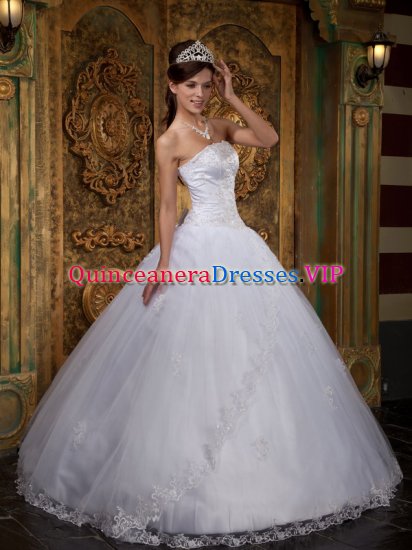 Ames Iowa/IA Cheap White Quinceanera Dress With Strapless Neckline Embroidey and Lace Decorate - Click Image to Close