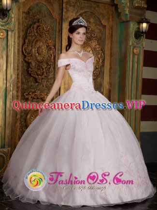 Mao Dominican Republic Organza Modest Light Pink Organza and Satin Quinceanera Dress With Off The Shoulder Neckline Appliques Decorate