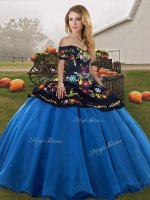 Classical Off The Shoulder Sleeveless Tulle Ball Gown Prom Dress Embroidery Lace Up