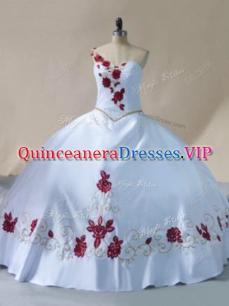 Sleeveless Floor Length Embroidery Lace Up Ball Gown Prom Dress with White