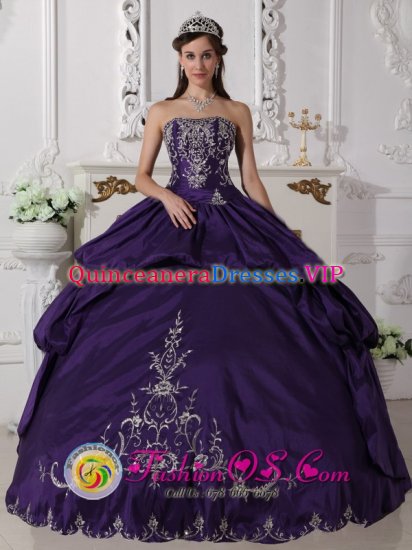 Taffeta With Embroidery Elegant Purple Remarkable Quinceanera Dress For Tamboril Dominican Republic Strapless Ball Gown - Click Image to Close