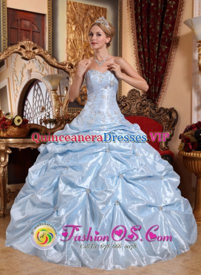 Elegant Ball Gown Sweet Heart Quinceanera Dress With Appliques and Pick-ups In Geneva Alabama/AL - Click Image to Close
