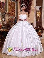 Dieppe France White New Beaded Ribbon Elegant Quinceanera Dress