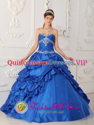 Miami Playa Spain A-Line Princess Sapphire Blue Appliques and Beading Decorate Gorgeous Quinceanera Dress With Sweetheart Taffeta and Tulle