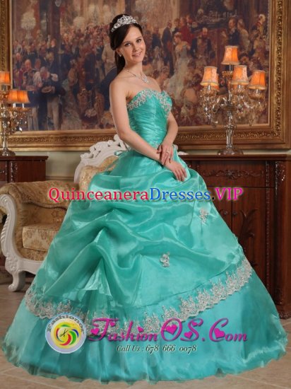 Customize A-line Sweetheart neckline Appliques and Ruch Quinceanera Dresses With Pick-ups In In West Jordan Utah/UT - Click Image to Close