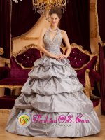 Cross Plains TX Appliques With Beading Decorate Bodice Romantic Gray Halter Taffeta Ball Gown Quinceanera Dress