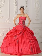 Exquisite Red New Arrival Strapless Taffeta Appliques Decorate For Quinceanera Dress In Ottumwa Iowa/IA