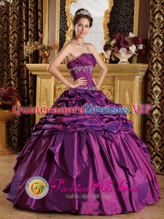 Pick-ups Simple Purple Puderbach Germany Quinceanera Dress In Houston Strapless Taffeta Beaded Appliques Ball Gown