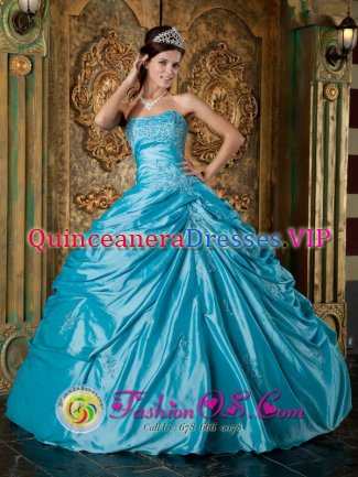 Modest Teal Strapless Appliques Decorate Quinceanera Dress In Cornelius Oregon/OR