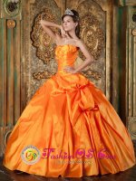 Terrebonne Quebec QC Luxurious Sweetheart Orange Taffeta Quinceanera Dress With floral Decoration On Bust