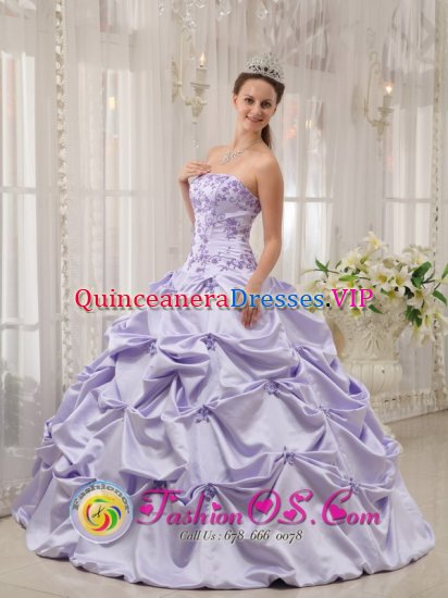 Sweet Lilac Pick-ups and Appliques Sweet 16 Dress With Strapless Taffeta In Spring In Kinloch Rannoch Tayside - Click Image to Close