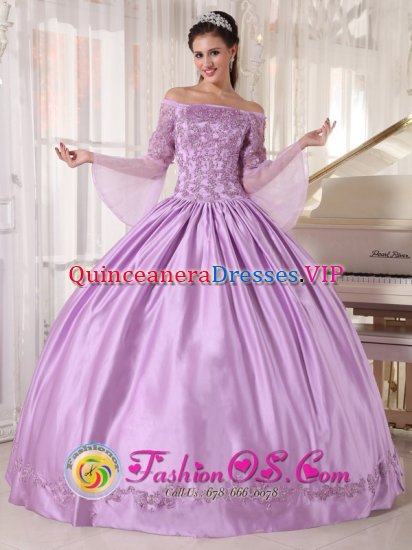 Buena Vista CO Stylish Taffeta and Organza Lilac Off The Shoulder Long Sleeves Quinceanera Gowns With Appliques For Sweet 16 - Click Image to Close