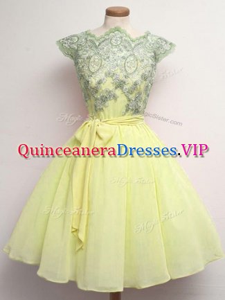 Trendy Knee Length Yellow Damas Dress Chiffon Cap Sleeves Lace and Belt